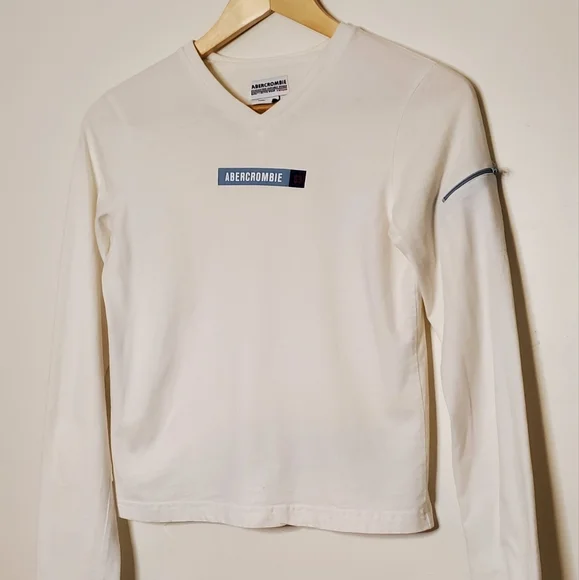 White Long Sleeve Snowboarder Style T-Shirt with Abercrombie Logo - Picture 3 of 8